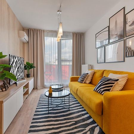 Lam Safari - Balcony - Ac - Free Parking Apartment Bratislava Luaran gambar