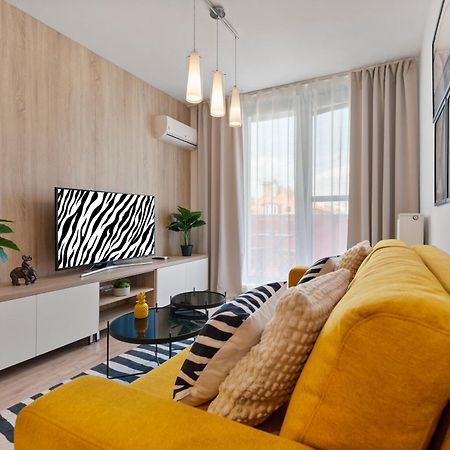 Lam Safari - Balcony - Ac - Free Parking Apartment Bratislava Luaran gambar