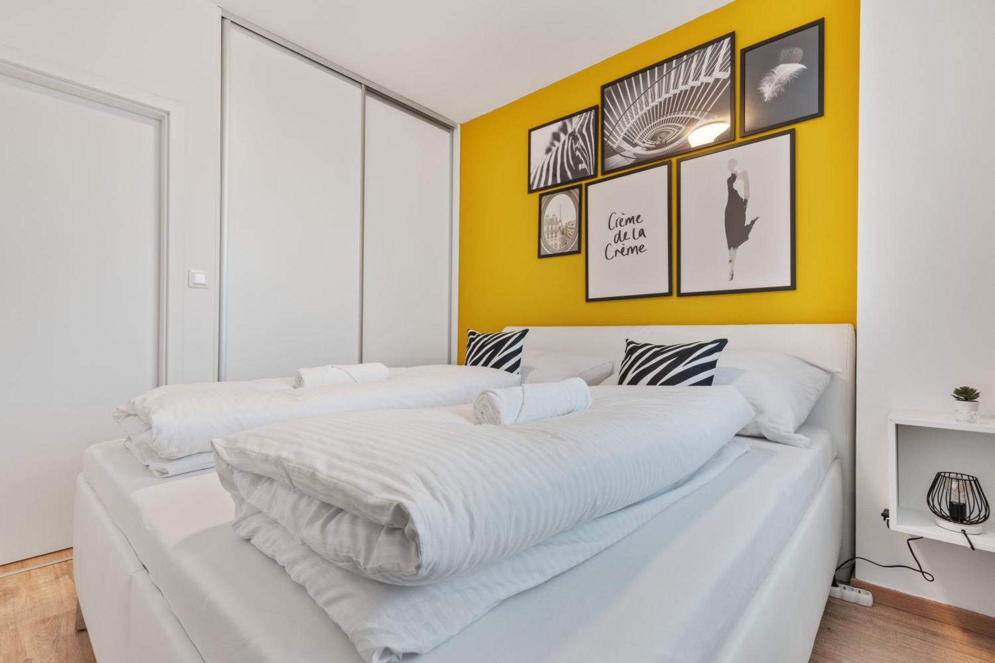 Lam Safari - Balcony - Ac - Free Parking Apartment Bratislava Luaran gambar