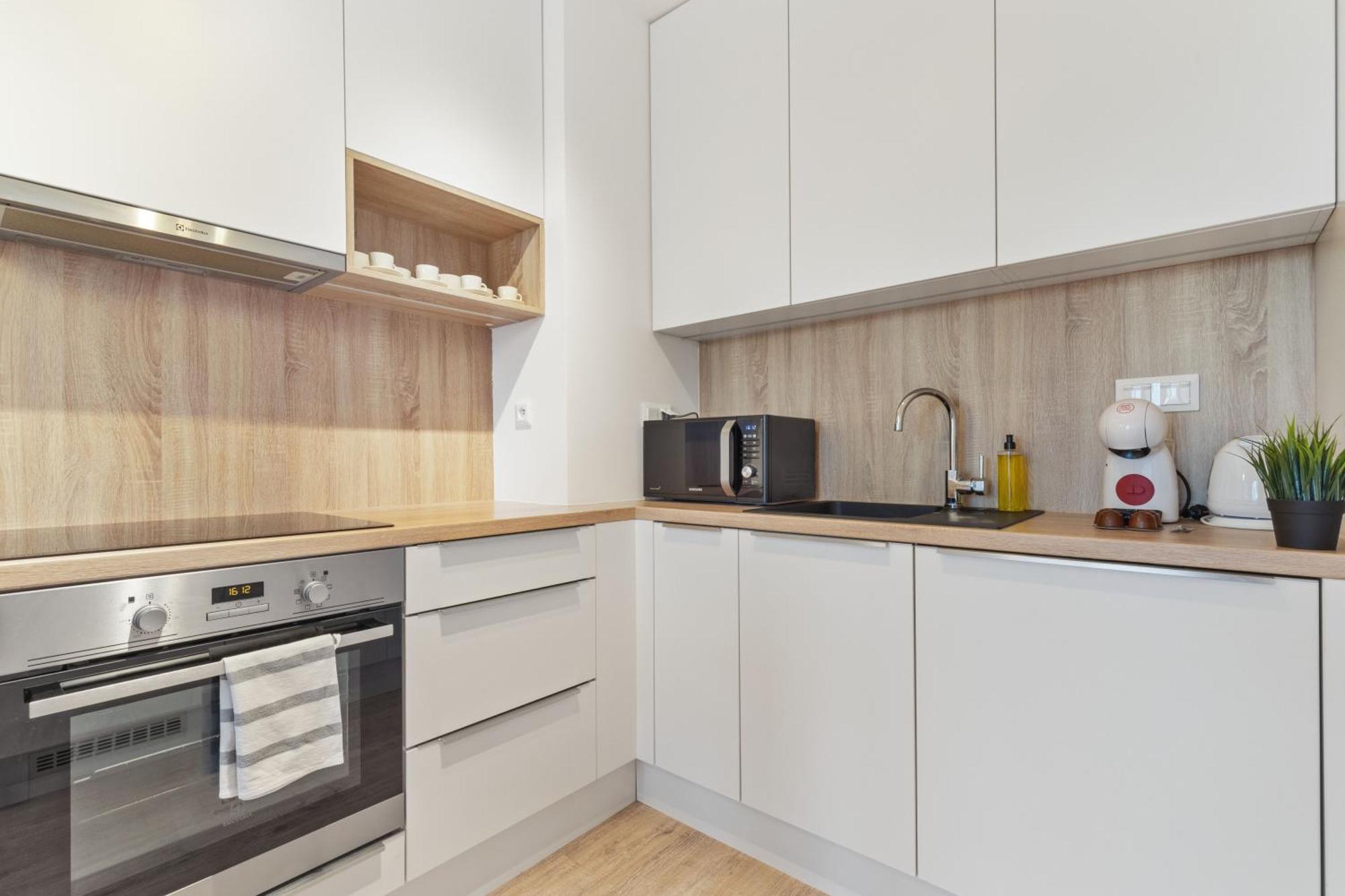 Lam Safari - Balcony - Ac - Free Parking Apartment Bratislava Luaran gambar