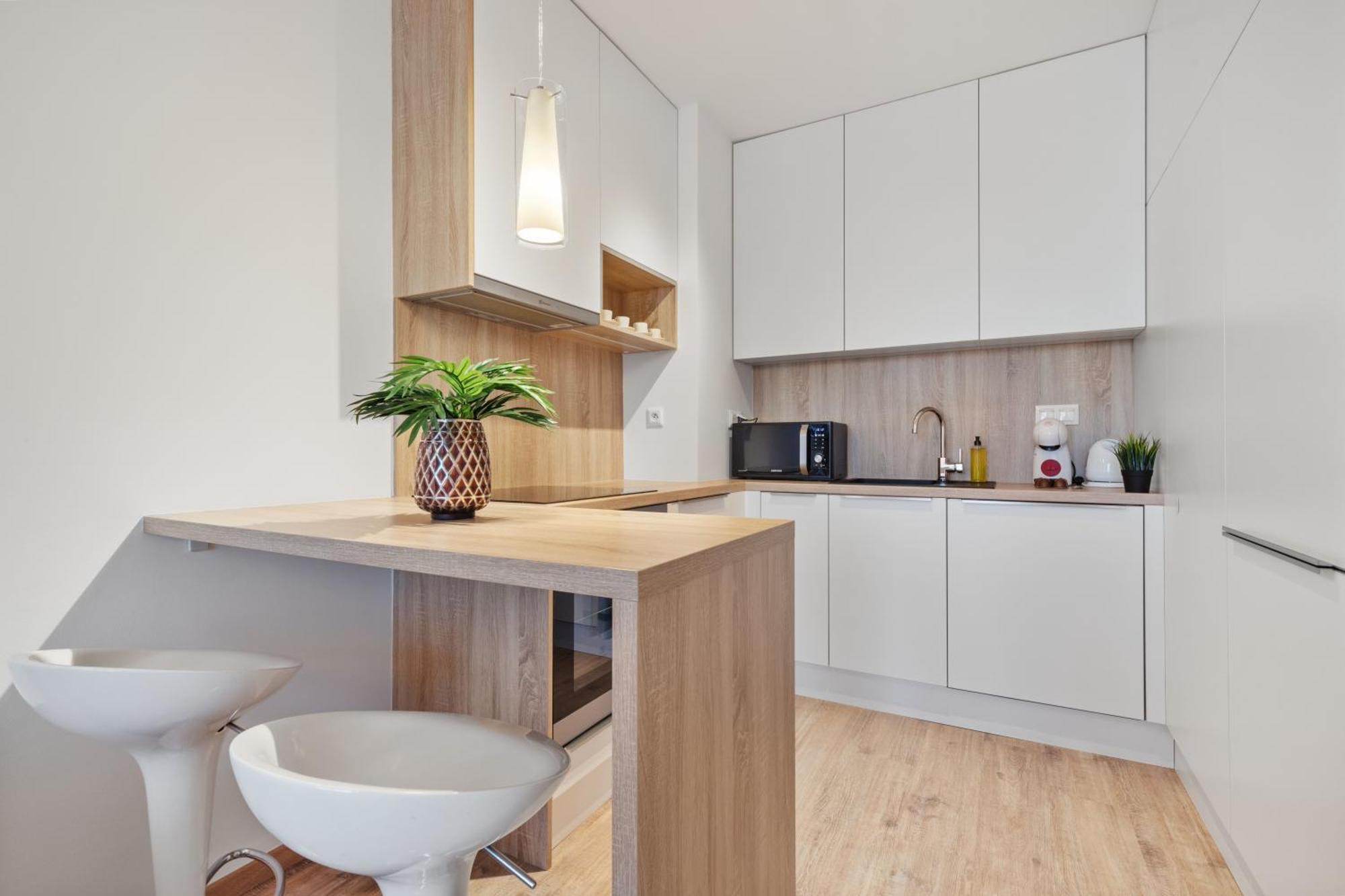 Lam Safari - Balcony - Ac - Free Parking Apartment Bratislava Luaran gambar